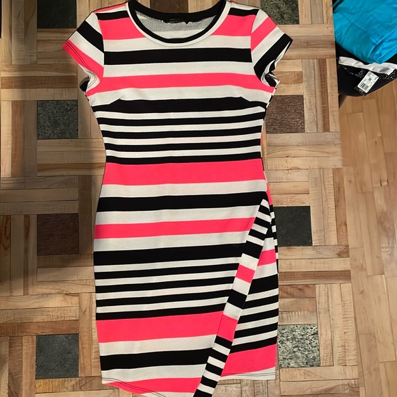 BCBG Max Azaria Crepe Striped Dress - Picture 1 of 2
